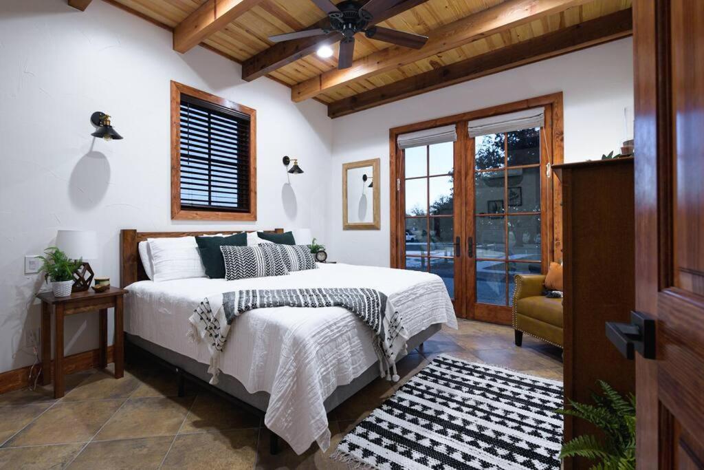 Little Dutch Cabin #3 - 12 Min To Magnolia-Baylor Bellmead Exterior foto