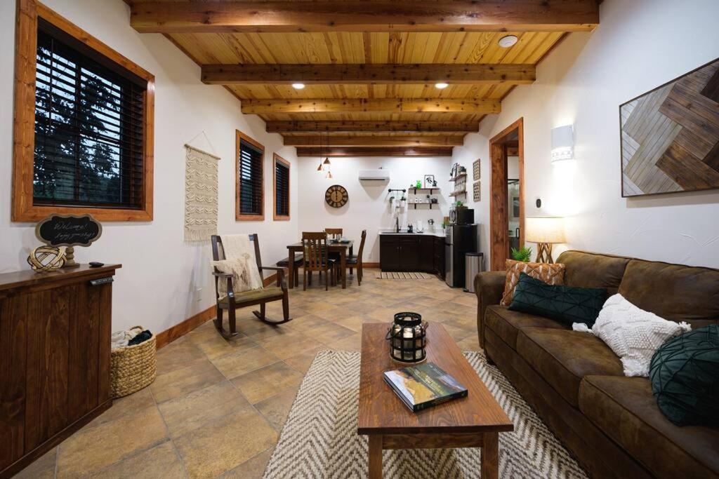 Little Dutch Cabin #3 - 12 Min To Magnolia-Baylor Bellmead Exterior foto